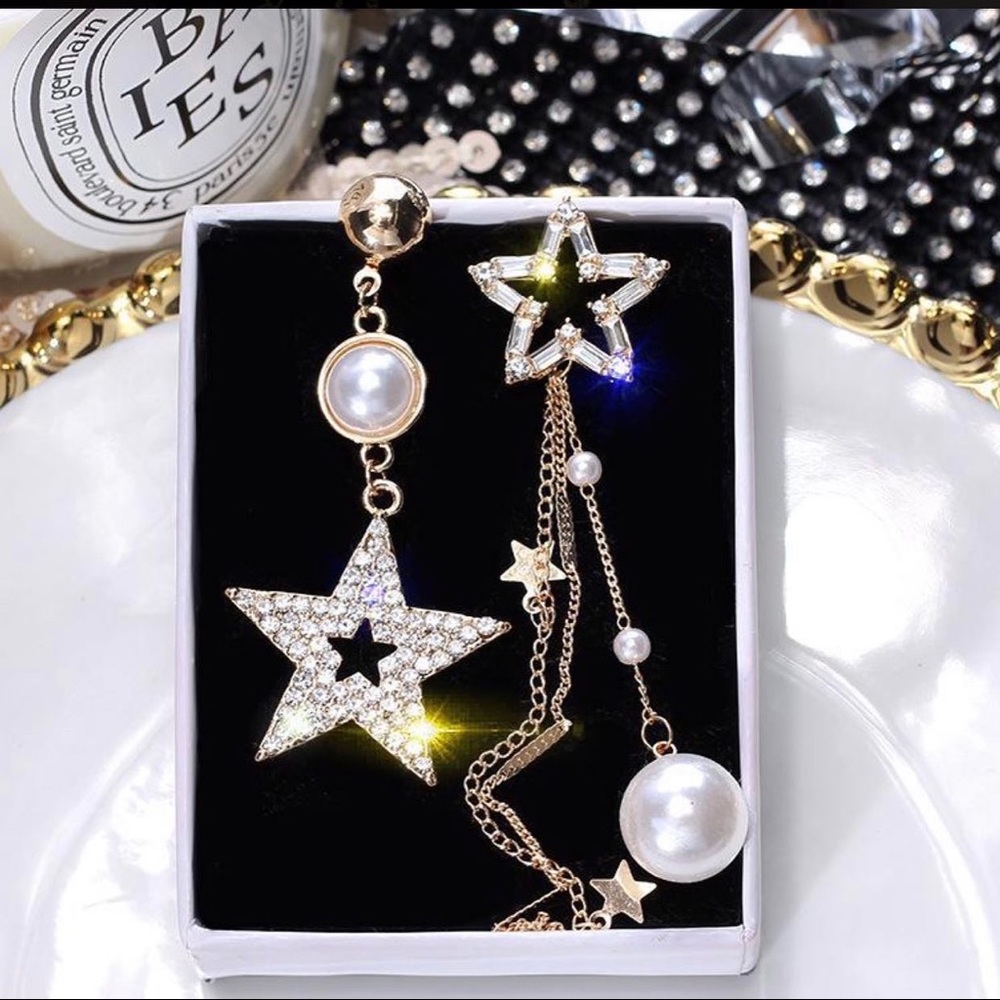 ⭐️ Star Drop Earrings 🌟
